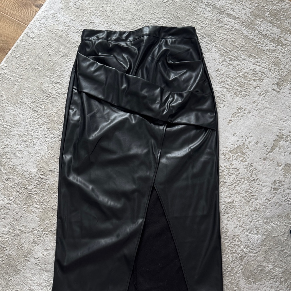 Commense Black Faux Leather Pencil Skirt